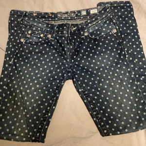 Miss me - Vintage miss me jeans , skinny, storlek 27 , dom är prickiga och jätte fina <3