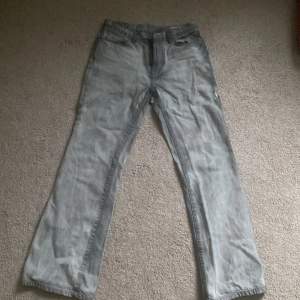 Jättefina gråa jeans från Collusion, har blivit försmå för mig, storlek 26/30