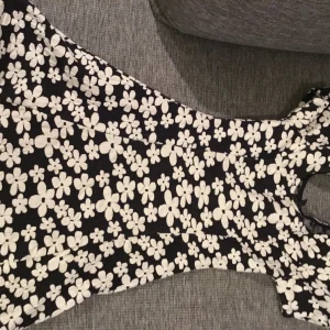 3 Klänningar  -  1. Divided 36 2. ESPRIT Smal 3. Next 10