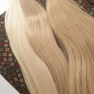 Löshår 60 cm - Hej! Säljer ett ljust löshår längst till vänster på bilden 60cm högsta kvalite träns :)! 