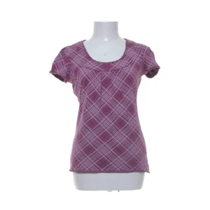 rutig topp  - jättefin lila y2k topp från esprit köpt på sellpy, säljer då den är för liten på mig💜