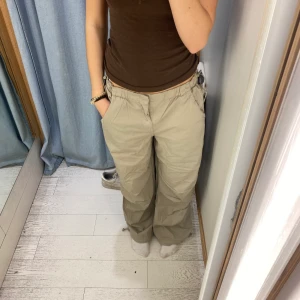 Cargo pants - Söker dessa slit snygga vargparet som är helt nya från pull and best. Byxorna är schyssterbara i midjan