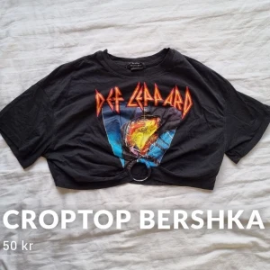 Bershka tröja - Croptop. Använd kanske 2 ggr. Köparen står för frakt.