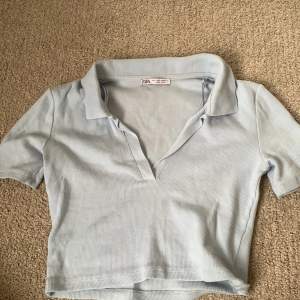 Babyblå tshirt från Zara, storlek S. Använd 1-2 gånger. 