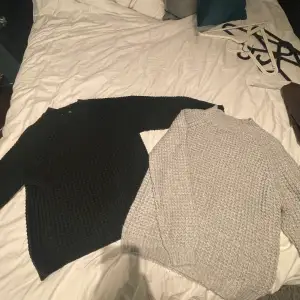 Två stickade tröjor från Lager157 i storlek Small. Ena är svart och den andra grå. Mycket fint skick!   Säljes tillsammans. 