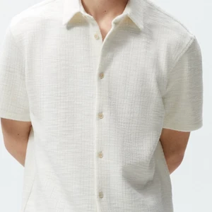 Zara skjorta - Strl M. Fint skick, använd fåtal gånger 