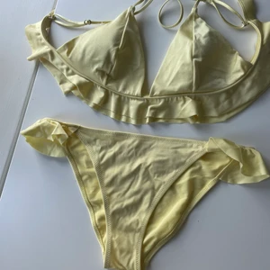 Ljusgul bikini💛 - Storlek 36💛 knappt använd 