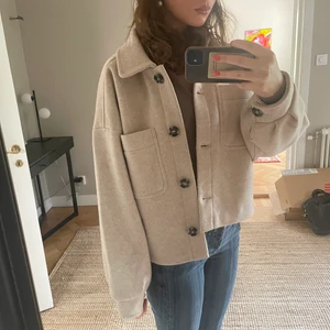 Snygg kappa - Säljer denna kappan då den inte kommer till användning 💛