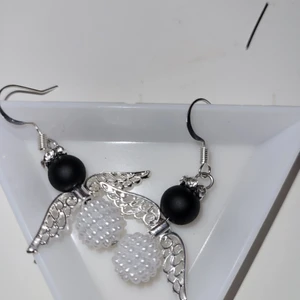 Ängla örhången - Bra skick, egengjorda 