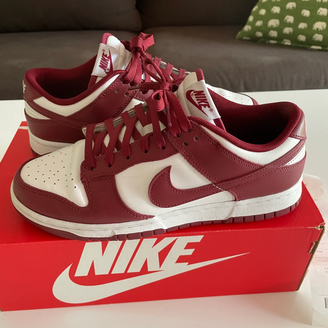 Nike dunk low team red