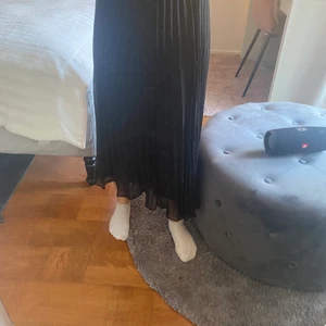 Kjol - Fin sommarkjol från monki, som tyvärr blivit för liten för mig 💕