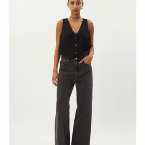 Jeans Weekday - Jeans från Weekday i modellen Ace, storlek w27 l30, knappt använda så väldigt bra skick😊  Pris kan diskuteras vid snabb affär, frakt betalas av köparen.  Skriv gärna om ni har frågor eller vill ha fler bilder!💕