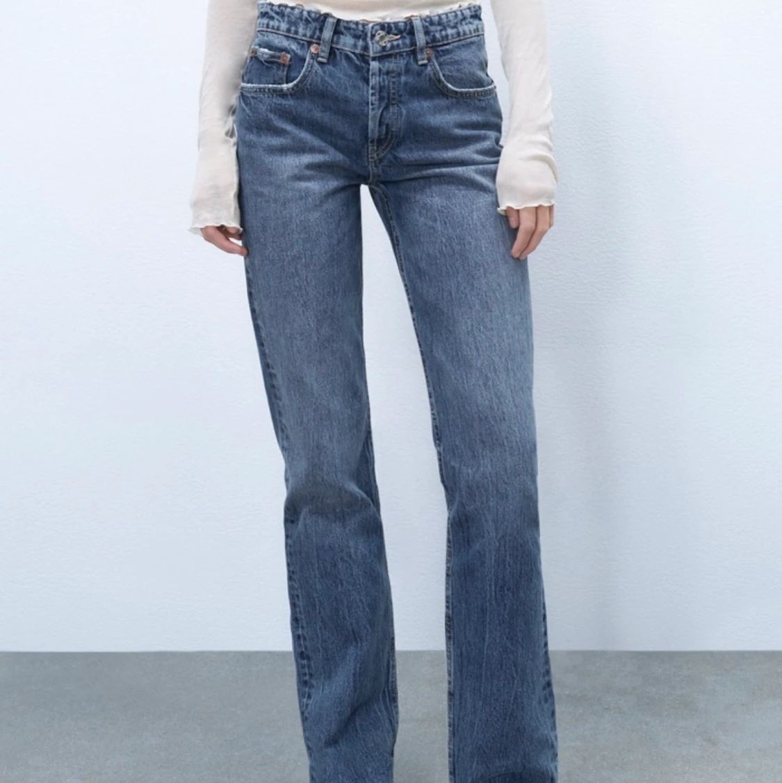 Zara mid Rise straight 