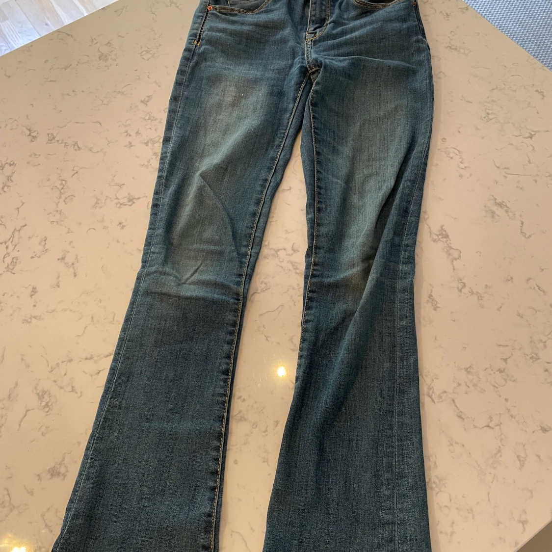 Supersköna bootleg jeans