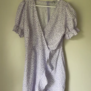 Chiquelle klänning - Storlek L, dragkedja i ryggen 