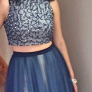 Aftonklänning i 2 delar - Mycket fin lång aftonklänning i 2 delar. 