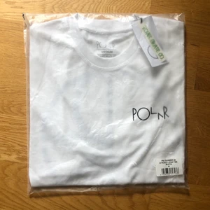 Polar T shirt  - Helt ny Polar t shirt, nypris 450kr.