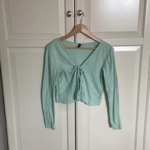 Kofta från HM - Mintgrön kofta från h&m❤️‍🔥 Storlek S
