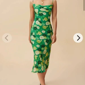 Adoore klänning - Helt ny klänning med prislappen kvar! Nypris 1100, jag säljer för 900.