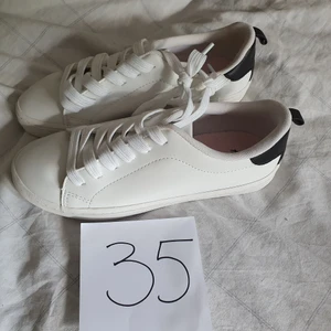 Nya sneakers 35 - Helt nya