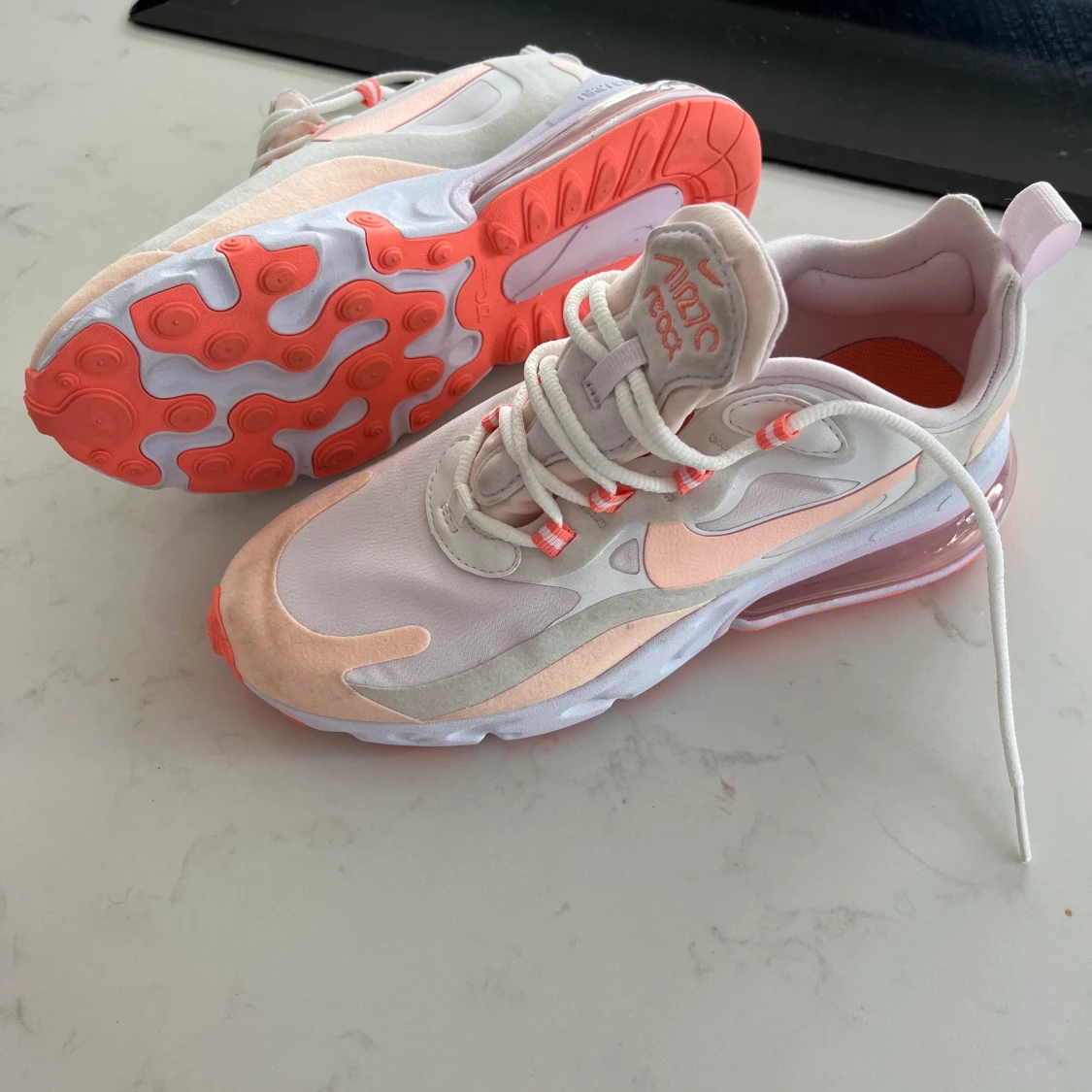 Nike air react skor 