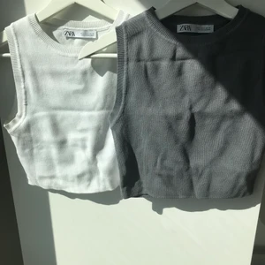 Linnen  - TRYCK INTE PÅ KÖP DIREKT! Två fina linnen från zara som inte kommer till någon användning längre. Båda är i fint skick utan några fläckar. Passar mig som vanligtvis harr S i toppar men står att det är storlek M. Säljare båda för 100 och ett för 60💕🫶🏼