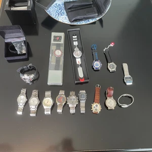 Olika klockor  - Olika klockor om intresserad de ba skriva   priset på klockorna från 250kr till 700kr