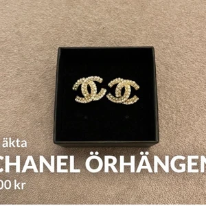 Chanel örhängen - Ligger ute på tiden fb med  200kr för paret 