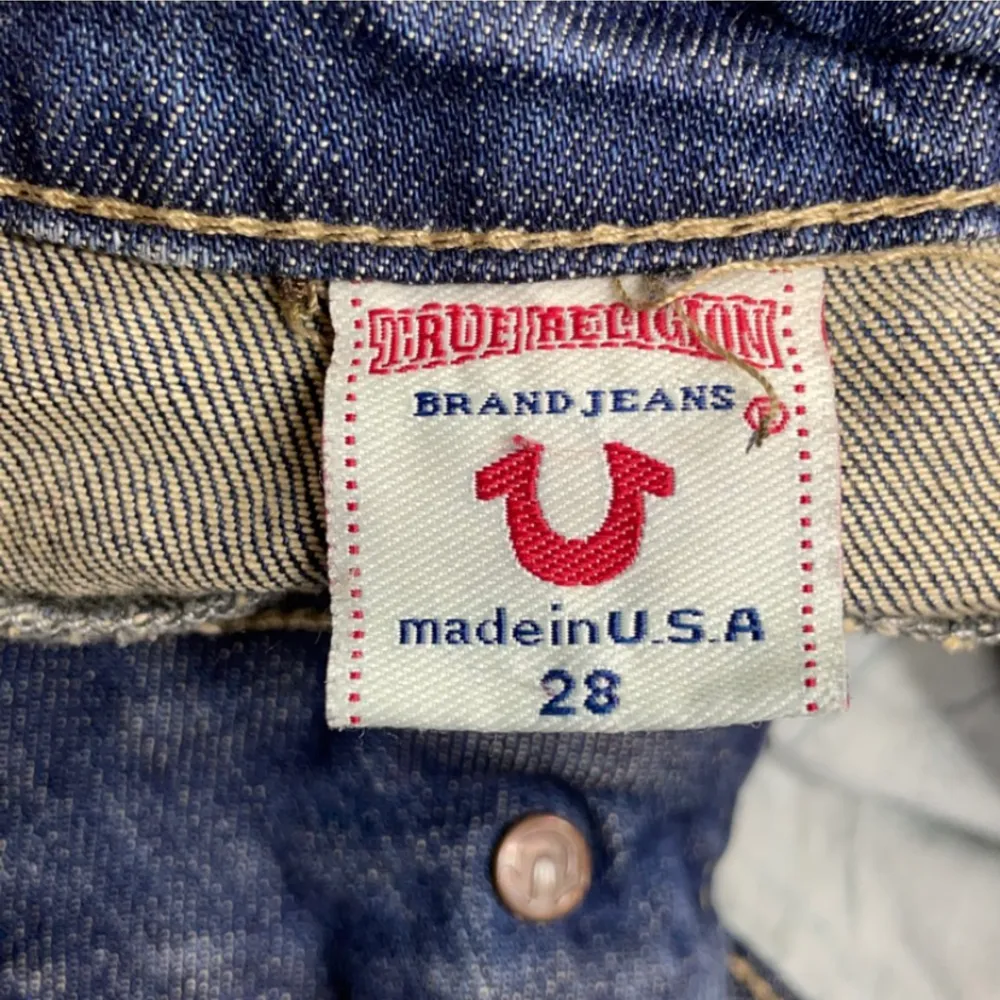 Säljer mina skit coola äkta true religion jeans! Kontakta vid intresse🤍. Jeans & Byxor.