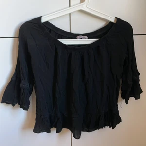 Svart Tessie topp - Svart topp från Tessie. Passar XS/S. Frakt tillkommer