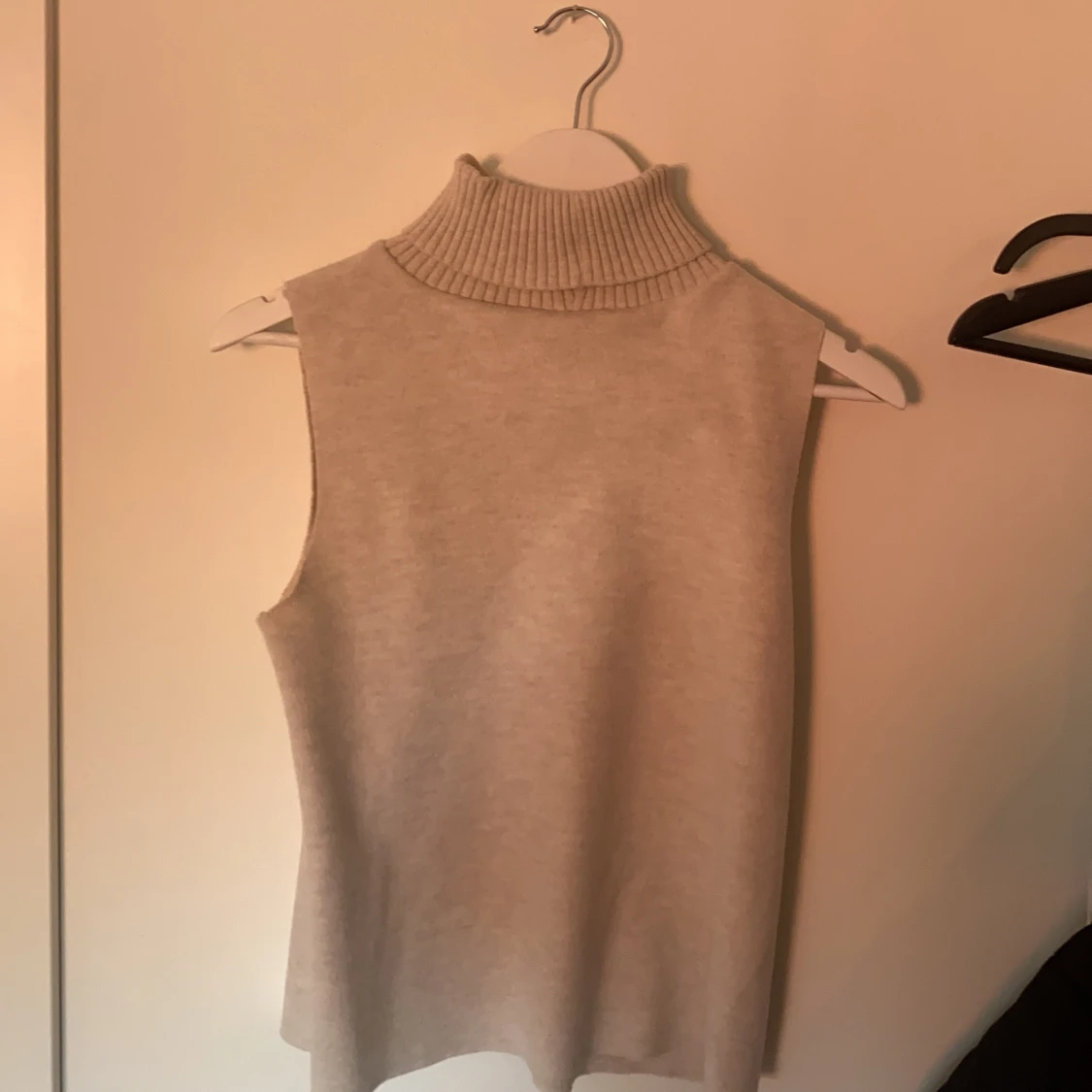 Beige stickad tröja