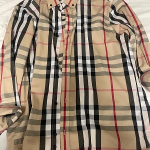 Storlek XL men passar bra till L - Helt oanvänd