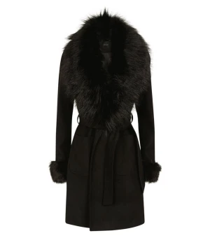 Faux fur kappa - Faux fur kappa som är avtagbar. Storlek 34, som ny. Kan fraktas men köparen står för frakten, den ingår INTE
