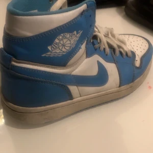 Storlek 40 - Har haft de i 2 månader, vill bara bli av me de då när de bara ligger hemma 