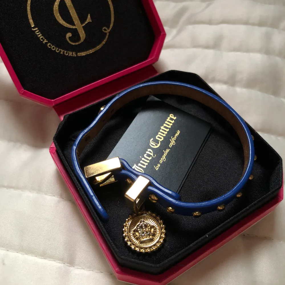 Superfint juicy couture armband i fint skick!!. Accessoarer.