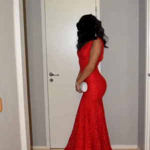 Långklänning  - Använd och tvättad en gång. Storlek S (motsvarande 36 men passar även 38). Stretchigt material. Köpt på Dressroom för 6299