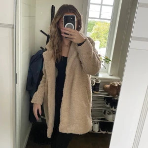 Kappa från only - Supermysig kappa från only, som ny då den är använd ett fåtal gånger, storlek S 🤍 300 kr + frakt 