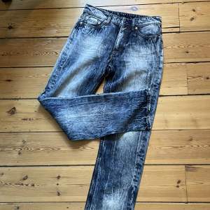 Bleached eytys jeans, model Orion (straight fit & mid-low rise). Condition as new, very trendy & y2k