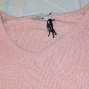 Na-kd tröja mpå  - Stockholmsstil, väldigt skön och mysig passar bra till jeans!💗⚡️