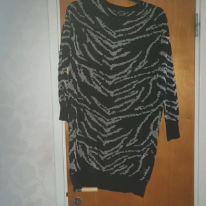 Klänning  - Klänning 