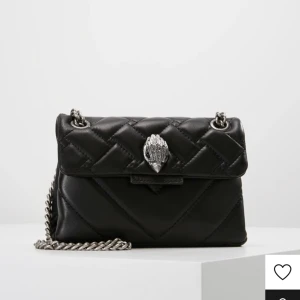 Kurt geiger väska - Intressekoll på min fina Kurt geiger väska🥰 , skriv priv för intresse