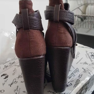 Pumps Tiamo  - Fina,sköna,mjuka pumps Tiamo i jätte bra skick. Använt några gånger inomhus. Finns centralt i Södertälje. 