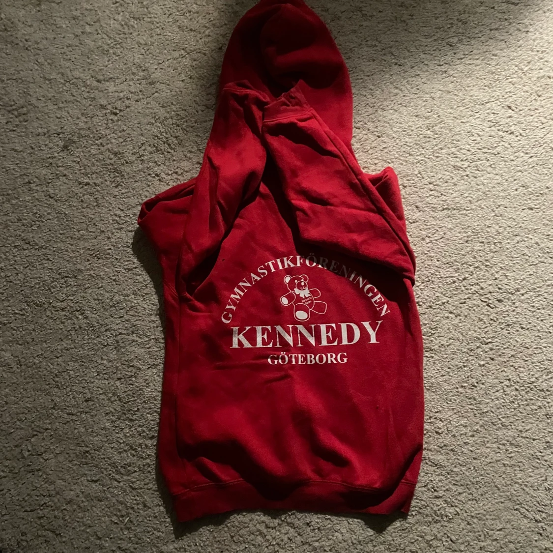 Kennedy hoodie röd