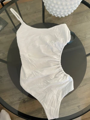 Calzedonia baddräkt  - Storlek M men passar en storlek s också. Nyskick !