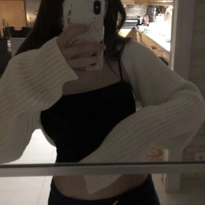 Superfin tröja - (Lånad bild) har exakt samma tröja och har använt den ca en gång ☺️