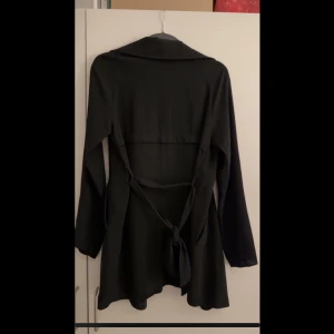 Tunn trenchcoat  - Fin trenchcoat , storlek Xs använd 2 gånger passar även S.  