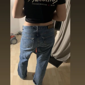 Baggy jeans - Fina Baggy jeans från mr.Gordon. I bra skick förutom att dom är lite utslitna i fotändan❣️ innerbenslängden är 83cm💕