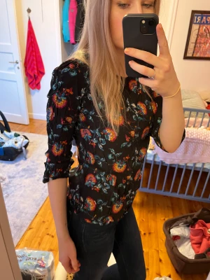 Fin blus - En fin blus från Indiska, bra skick. Går att pruta