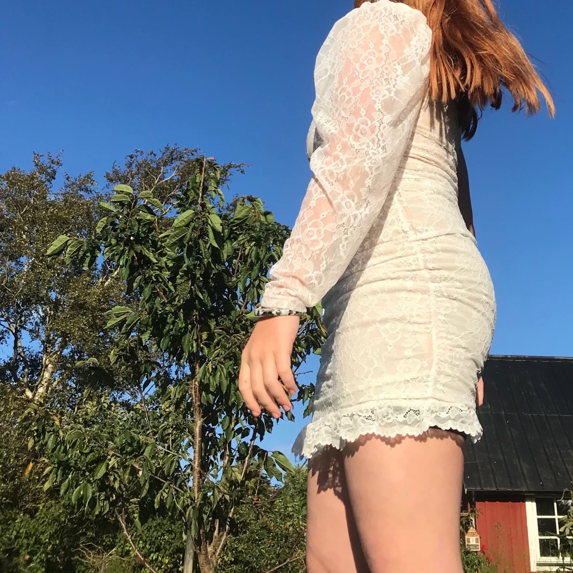 Klänning med vit spets