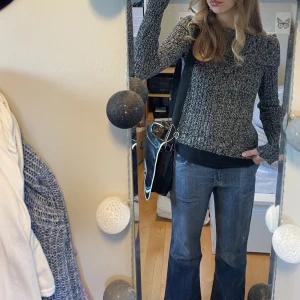 Stickad off-shoulder  - Grå stickad off shoulder topp